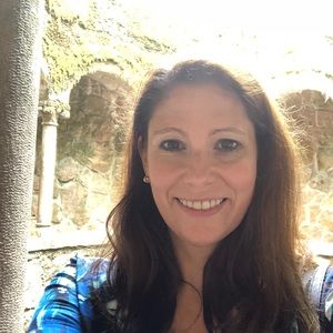 Meet your Posher, Elizabeth